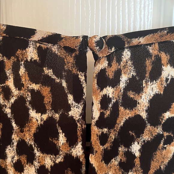 LOFT Leopard Ruffle Blouse - Picture 5 of 7